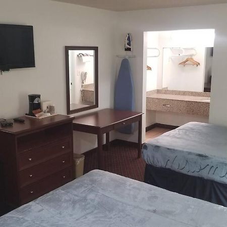 Hotel 2 Queen Beds Hotel Room 222 Wi-Fi Hot Tub Booking สติลวอเตอร์ ภายนอก รูปภาพ